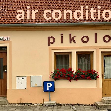 Hotel Pikolo - Izby Na Prenajom Nové Mesto nad Váhom Exterior foto