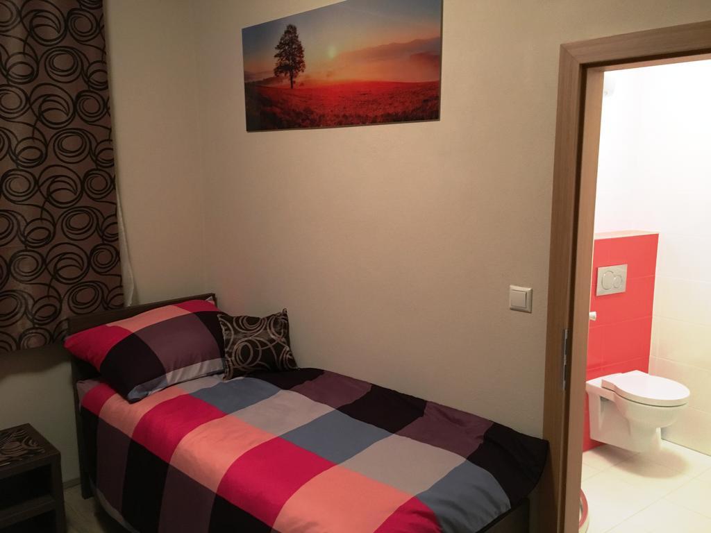 Hotel Pikolo - Izby Na Prenajom Nové Mesto nad Váhom Exterior foto